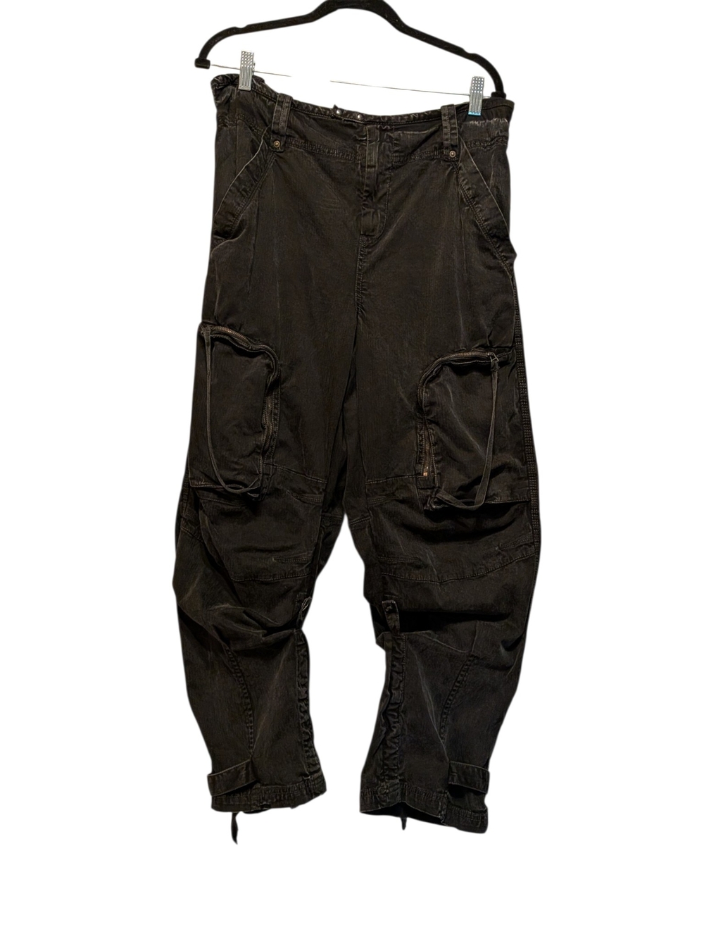 We The Free Black Cargo Pants With Snaps Adjustable Inseam| Large